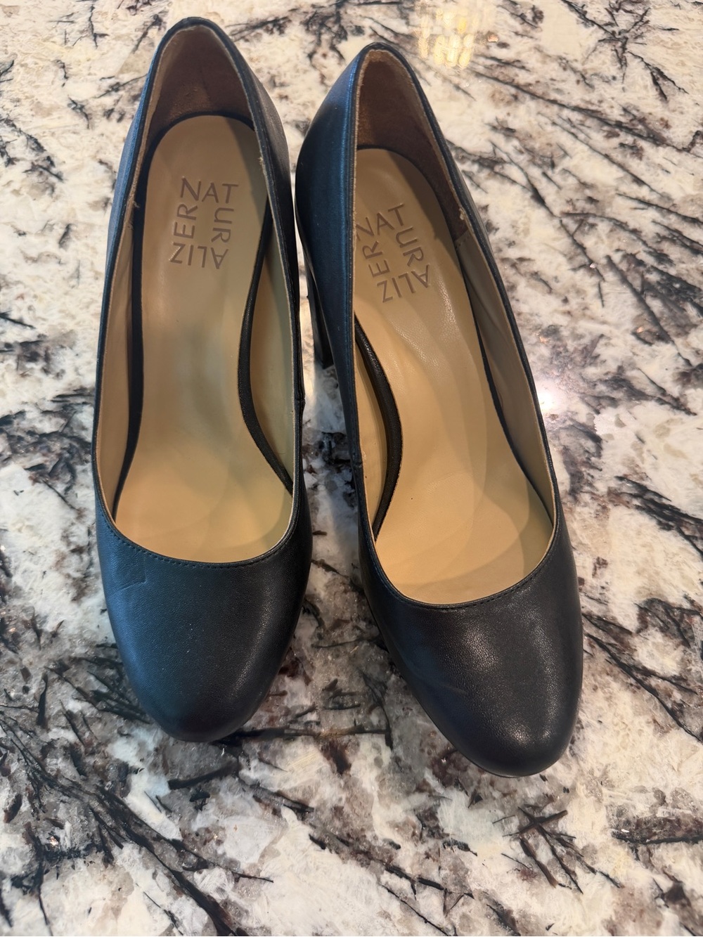 Naturalizer Black Leather Round-Toe Heels